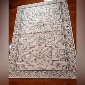 Ruggable Geometric Patterned Area Rug